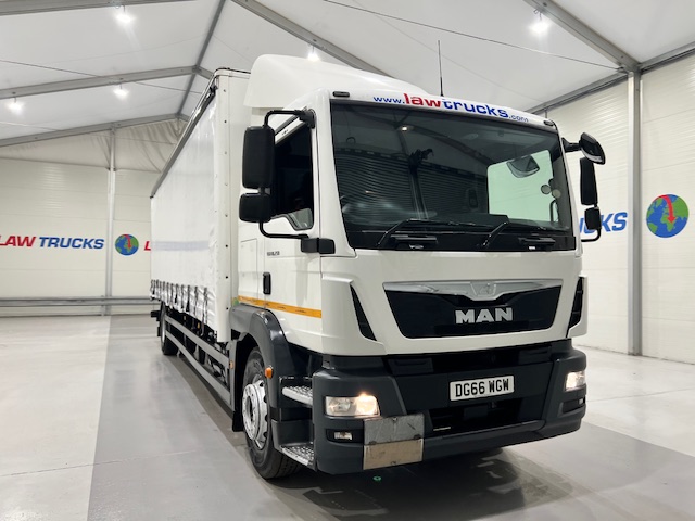 MAN TGM 18.250 4×2 Sleeper Cab Curtainsider