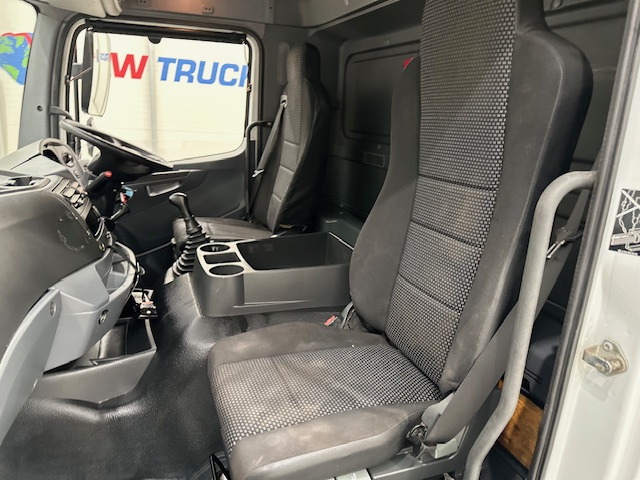 Mercedes Axor 1824 Day Cab Curtainsider Manual
