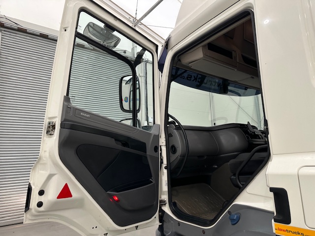 DAF CF 440 6×2 Sleeper Cab Dropside Drawbar Spec