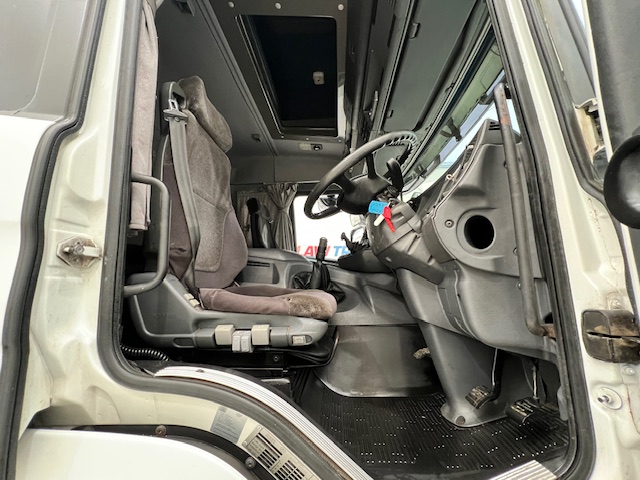 Scania P94 220 4×2 Sleeper Cab Box Van Manual