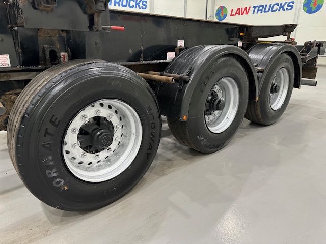 Dennison Tri Axle Sliding Skeletal Trailer BPW