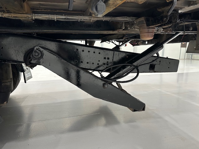 Scania 114 340 6×2 Rear Lift Day Cab Beavertail