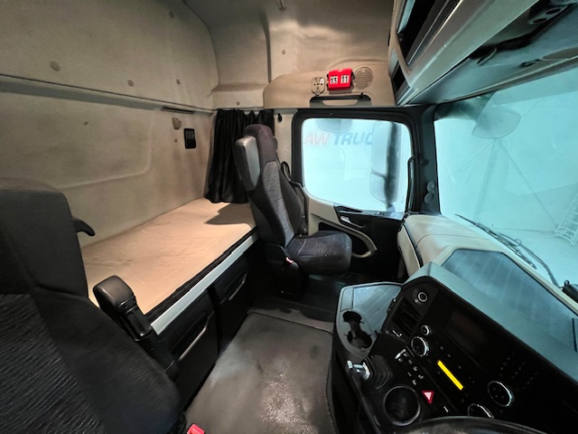 Mercedes Actros 2545 6×2 Midlift Tractor Unit