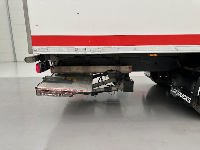DAF CF 370 6×2 Sleeper Cab Fridge Box