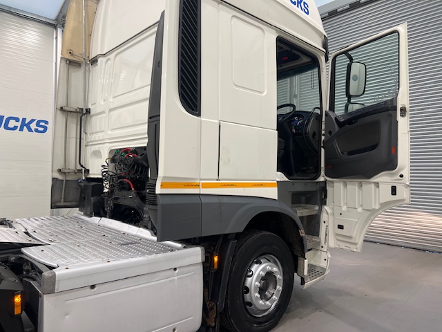 DAF XF 510 6×2 Midlift Tractor Unit