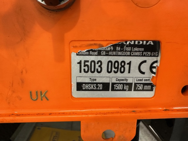 Mercedes Antos 1827 Day Cab Fridge Box