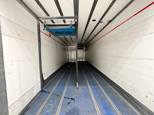 Mercedes Actros 2532 6×2 Rear Lift Day Cab Fridge Box