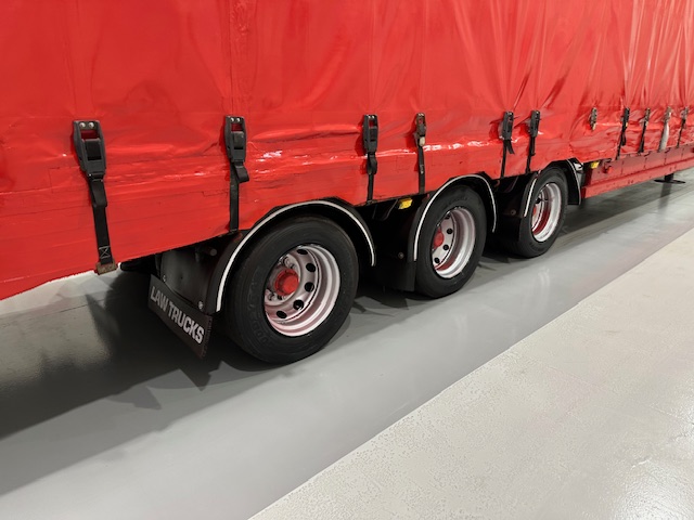 Kerbaid Miles Nunn Tri Axle Stepframe Enclosed Lowloader