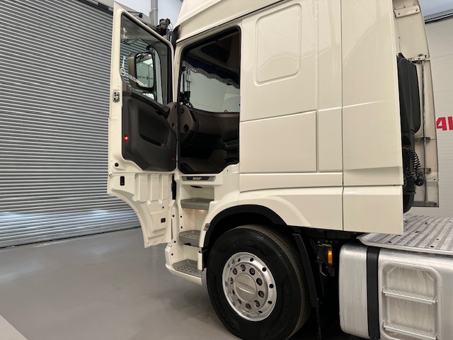 DAF XF 530 6×2 Midlift Tractor Unit