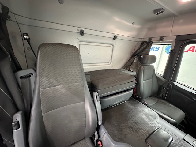 Scania P250 4×2 Sleeper Cab Fridge Box