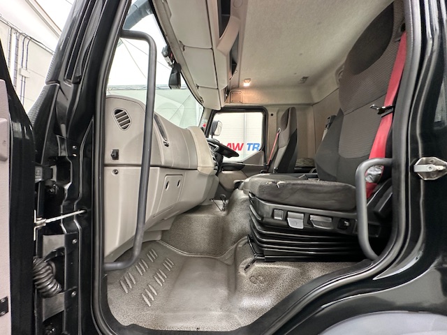 DAF LF 260 4×2 Rest Cab Tractor Unit