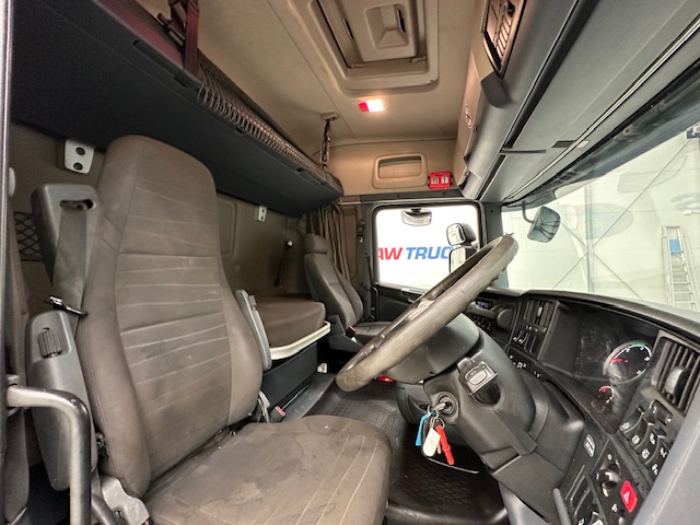 Scania R450 6×2 Rear Lift Highline Tractor Unit PTO