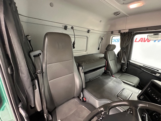 Scania P250 4×2 Sleeper Cab Box Van