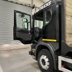 Scania P94 300 6×2 10 Tyre Rear Lift Flatbed - thumbnail