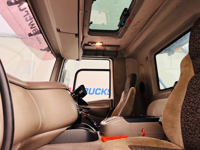 DAF CF85 410 8×4 Day Cab Hookloader Manual
