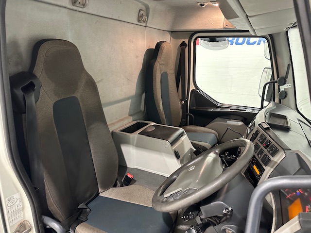 Volvo FL 240 4×2 Day Cab Box Van