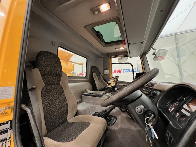 DAF CF75 310 6×4 Day Cab Gritter