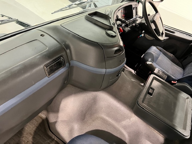 Volvo FM 400 8×4 Day Cab Tipper