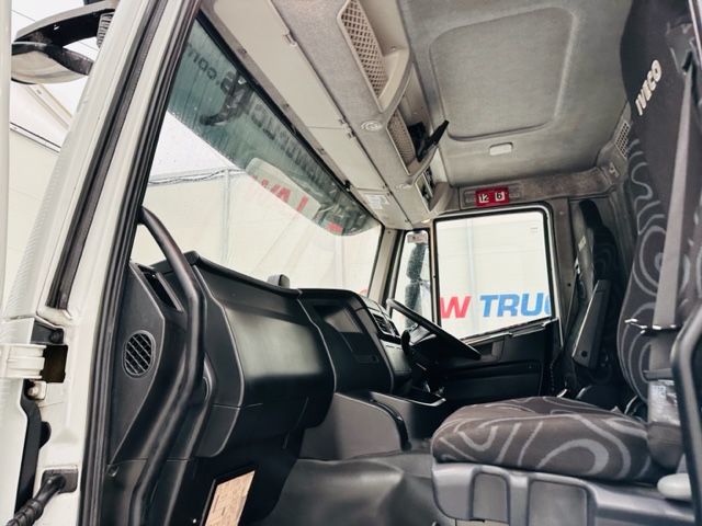 Iveco Stralis 310 AT 6×2 Box Van