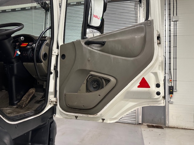 DAF CF85 360 8×4 Day Cab Steel Tipper