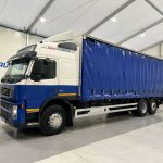 Volvo FM 300 6×2 Sleeper Cab Curtainsider - thumbnail