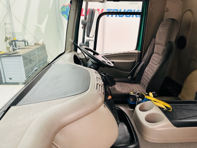 DAF CF75 310 Rear Lift Day Cab Dropside Brick Grab