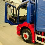 Mercedes Actros 1824 Day Cab Curtainsider - thumbnail