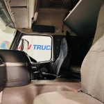 Volvo FM9 260 10 Tyre Sleeper Cab Curtainsider - thumbnail