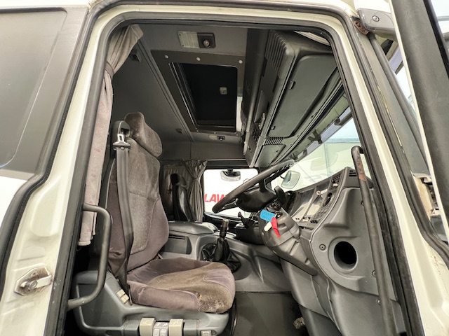 Scania P94 220 4×2 Sleeper Cab Box Van Manual