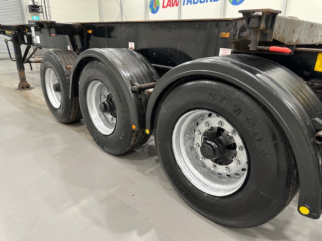 Dennison Tri Axle Sliding Skeletal Trailer BPW