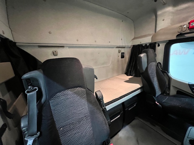 Mercedes Actros 2545 6×2 Midlift Tractor Unit