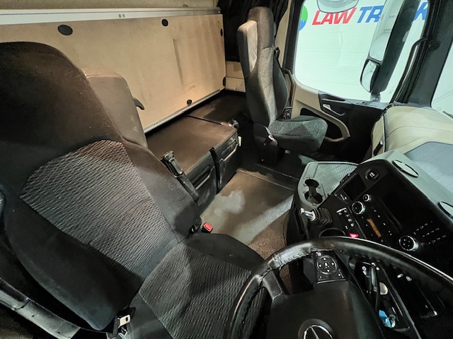 Mercedes Actros 2545 6×2 Midlift Tractor Unit