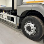 Mercedes Axor 1824 Sleeper Cab Flatbed - thumbnail
