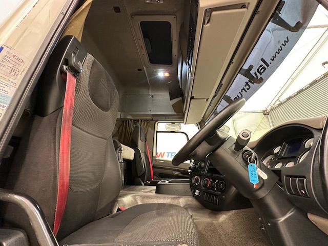 DAF CF85 460 6×2 Midlift Tractor Unit