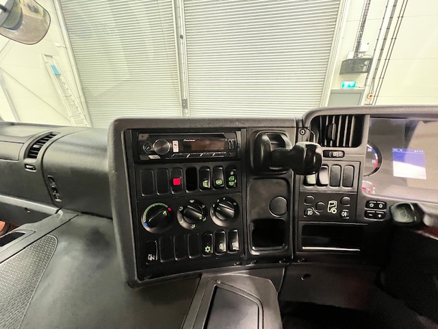 Scania P250 4×2 Sleeper Cab Fridge Box