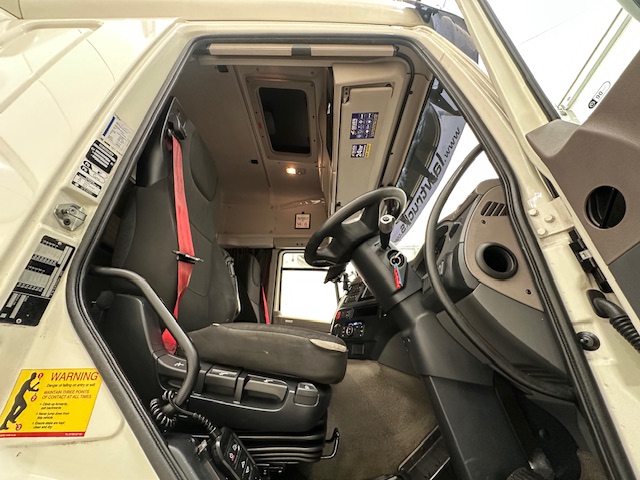 DAF CF 450 6×2 Space Cab Tractor Unit