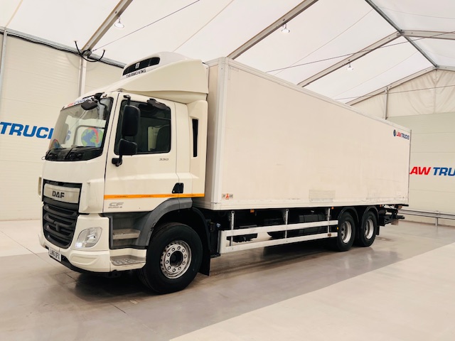 DAF CF 330 6×2 Rear Lift Fridge Box