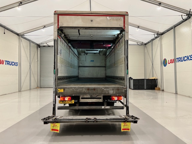 Mercedes Antos 2540 6×2 Rear Lift Day Cab Fridge Box