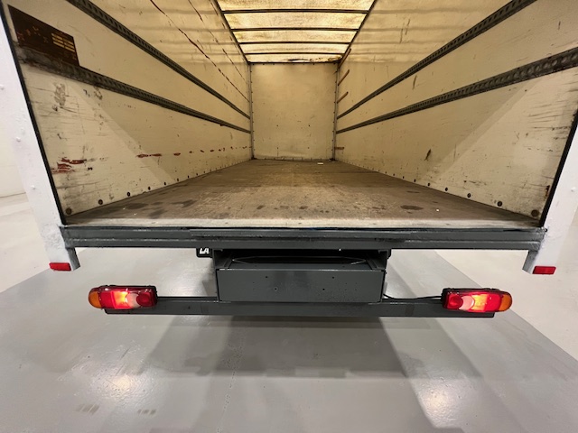 Renault Midlum 190 Sleeper Cab Box Van