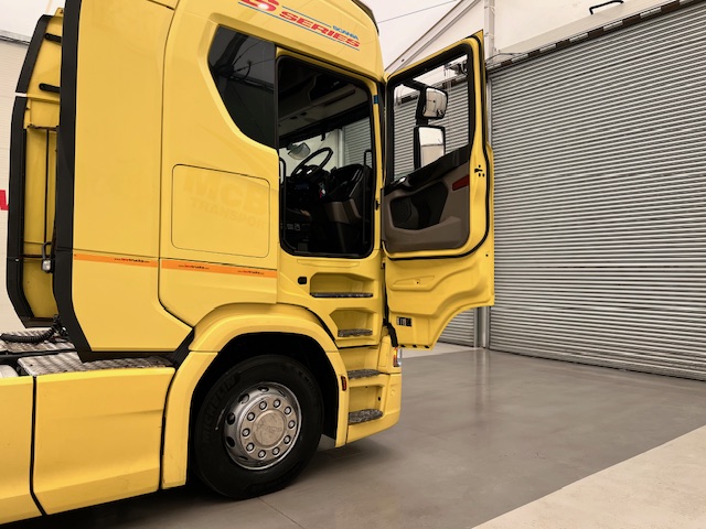 Scania S450 6×2 Midlift Highline Tractor Unit