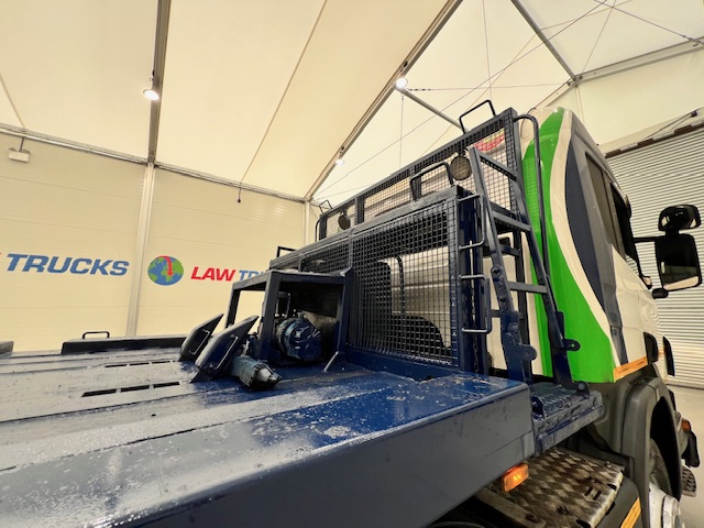 Scania P370 8×4 Sleeper Cab Skip Loader