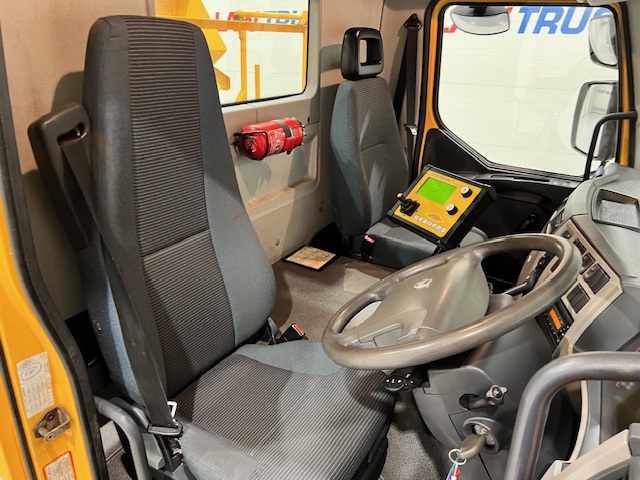 Volvo FE 240 4×2 Day Cab Gritter