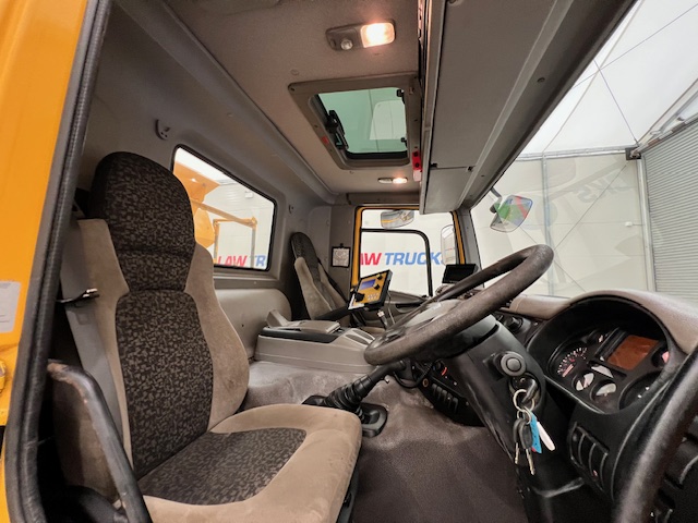 DAF CF75 310 6×4 Day Cab Gritter
