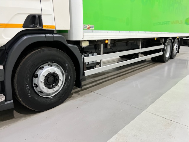 Scania P280 6×2 Rear Lift Day Cab Fridge Box