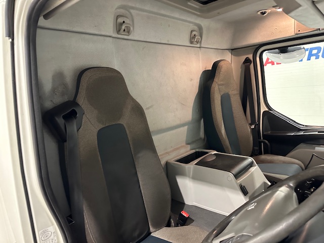 Volvo FL 240 4×2 Day Cab Box Van