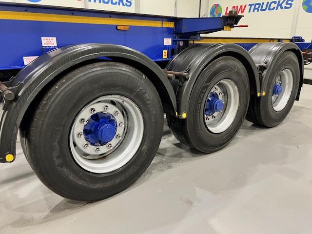Dennison Tri Axle Sliding Skeletal Trailer BPW