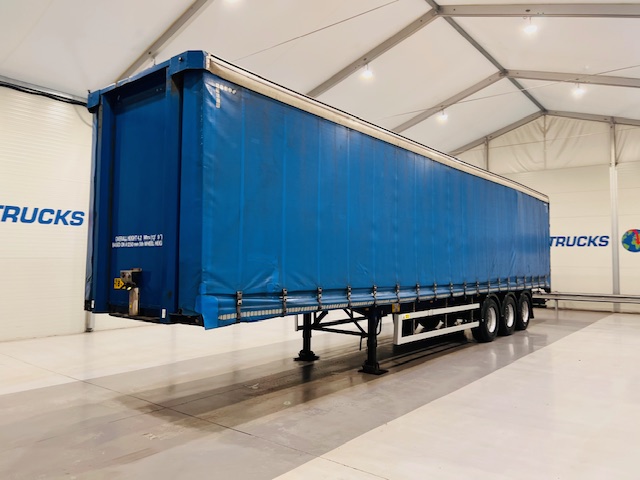 SDC Tri Axle Curtainsider Trailer