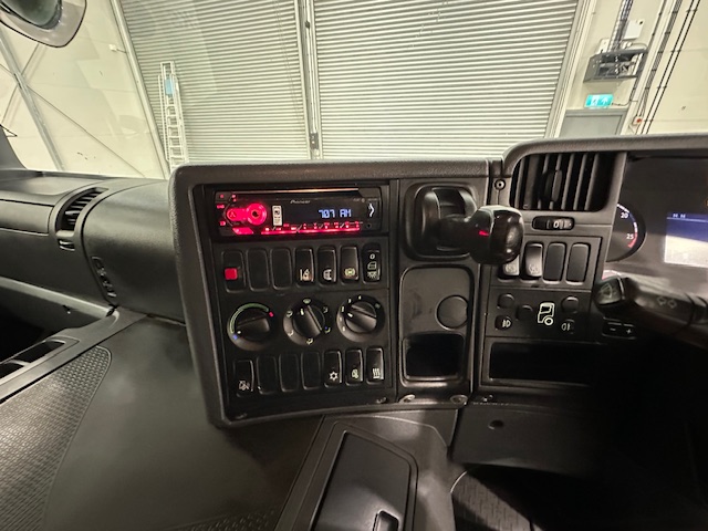 Scania P250 4×2 Sleeper Cab Fridge Box