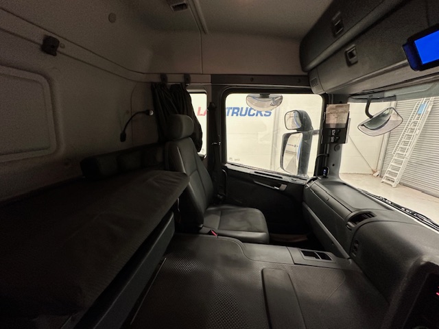 Scania P250 4×2 Sleeper Cab Fridge Box