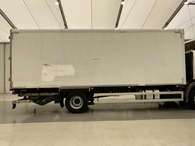 Mercedes Axor 1824 Day Cab Box Van